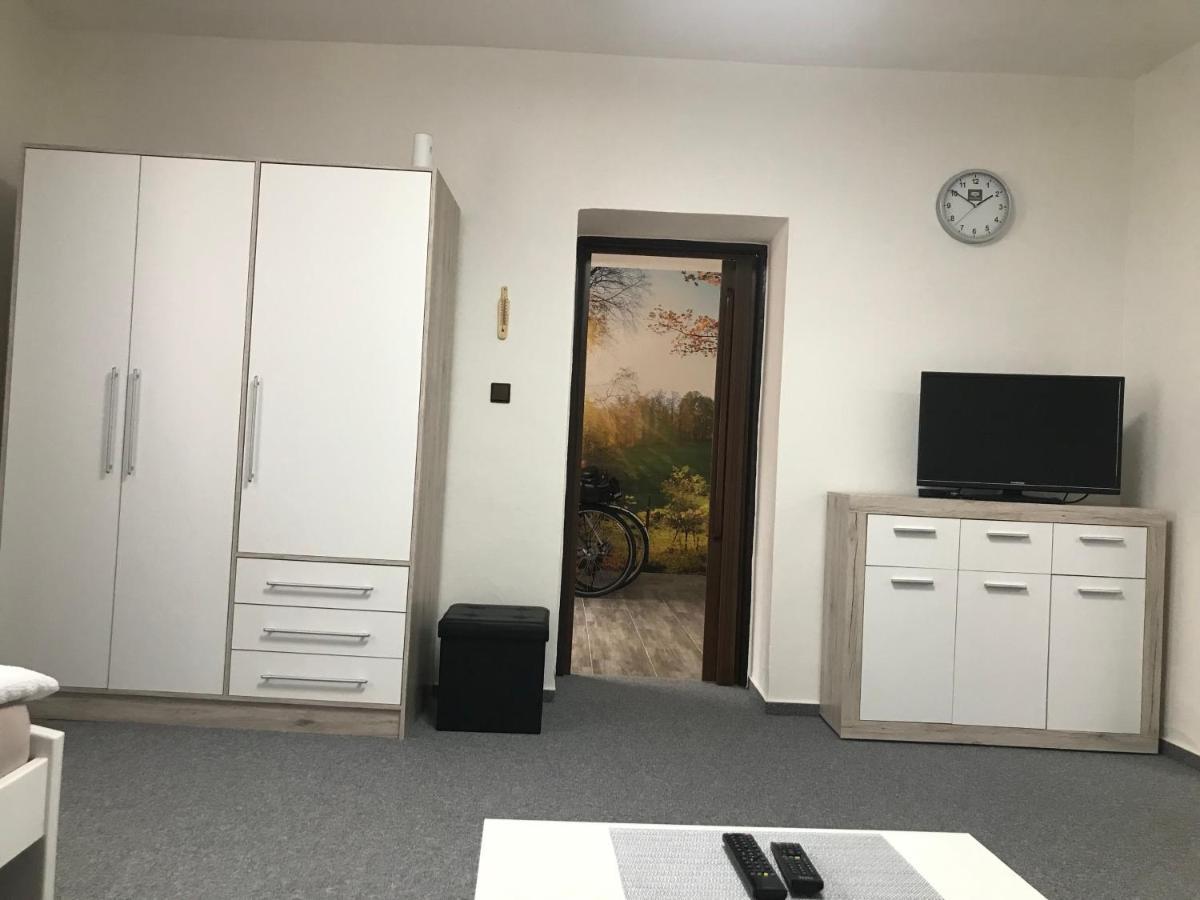 Cyklo-Moto Apartman Lomnice nad Luznici Екстер'єр фото