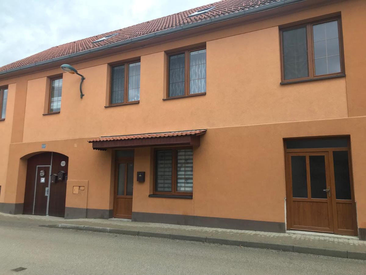 Cyklo-Moto Apartman Lomnice nad Luznici Екстер'єр фото