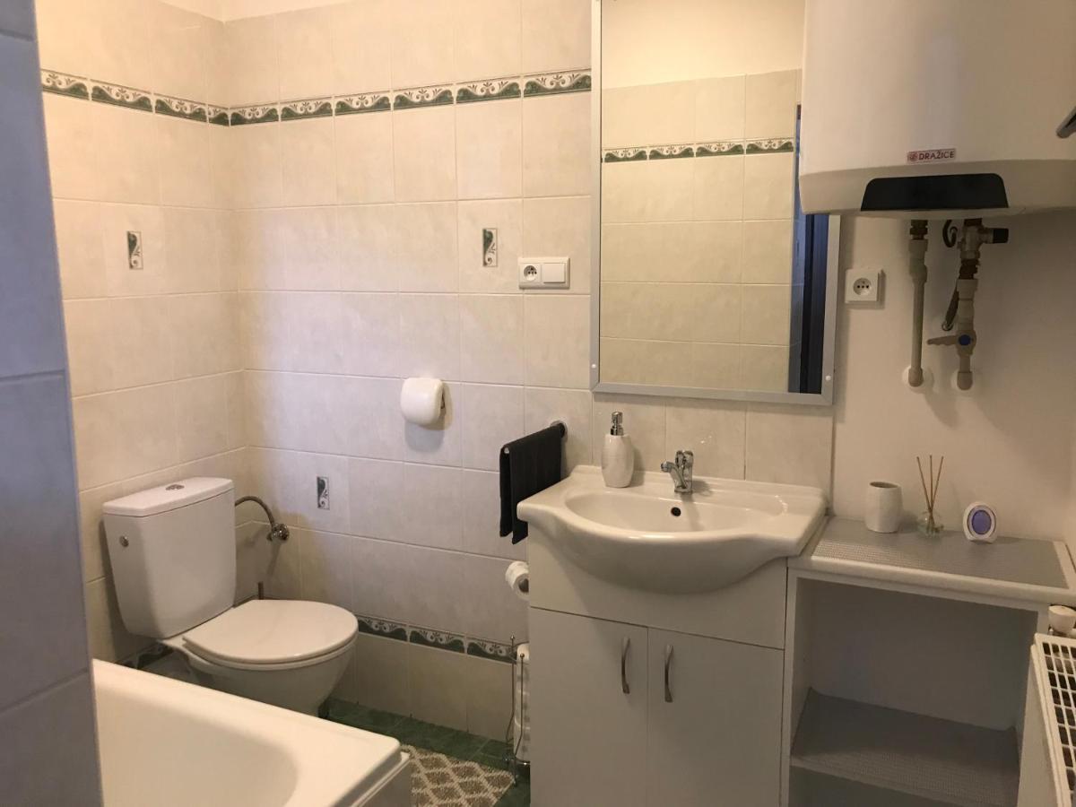 Cyklo-Moto Apartman Lomnice nad Luznici Екстер'єр фото